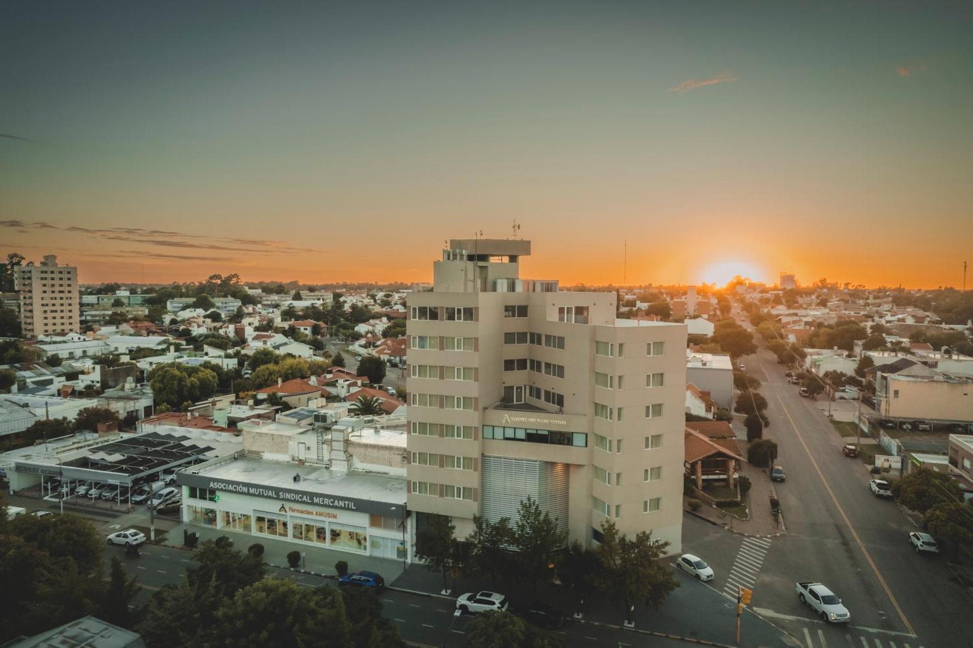 Unit Santa Rosa Hotel 3*